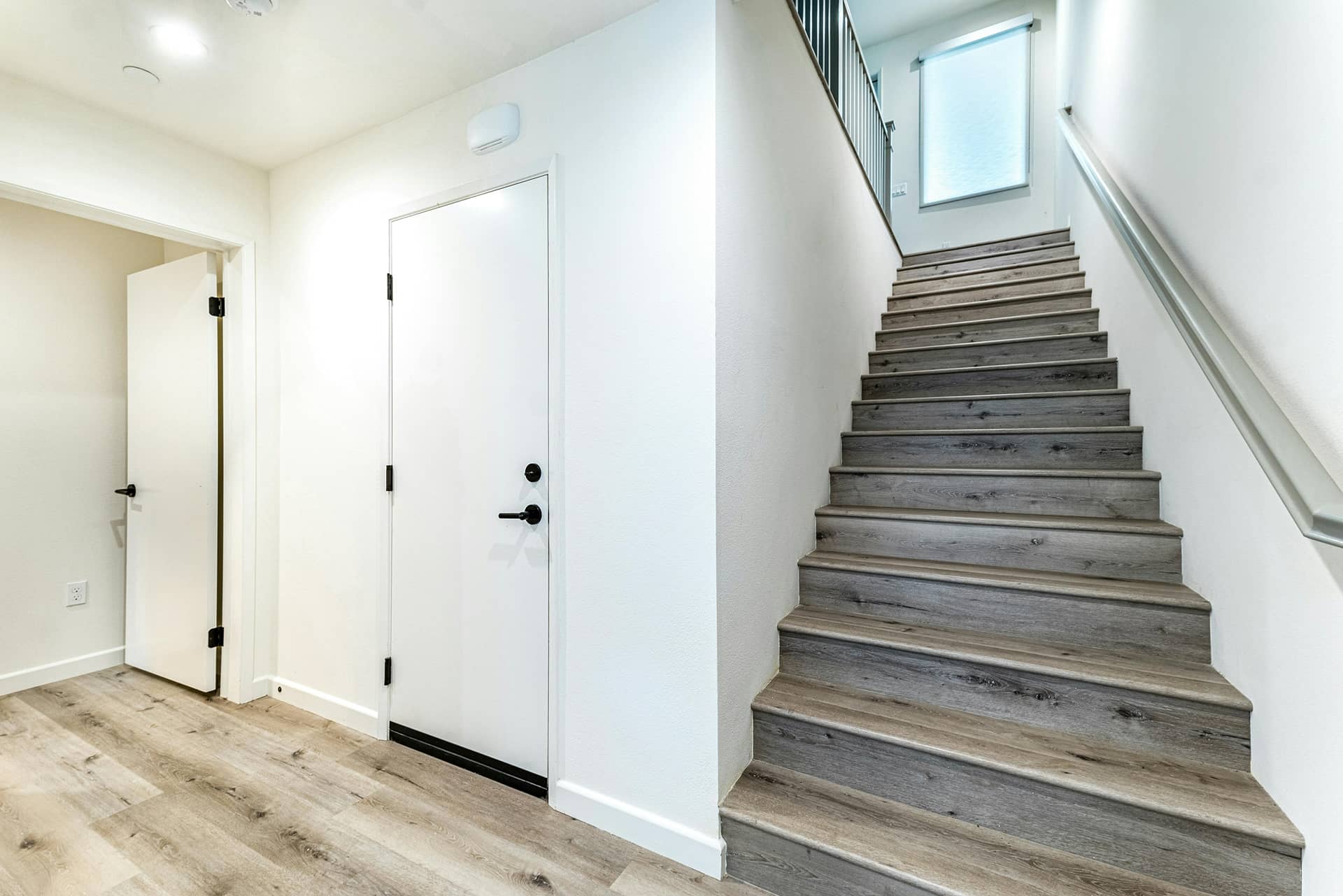 Як обрати стильні міжкімнатні двері: тенденції, поради та дизайн